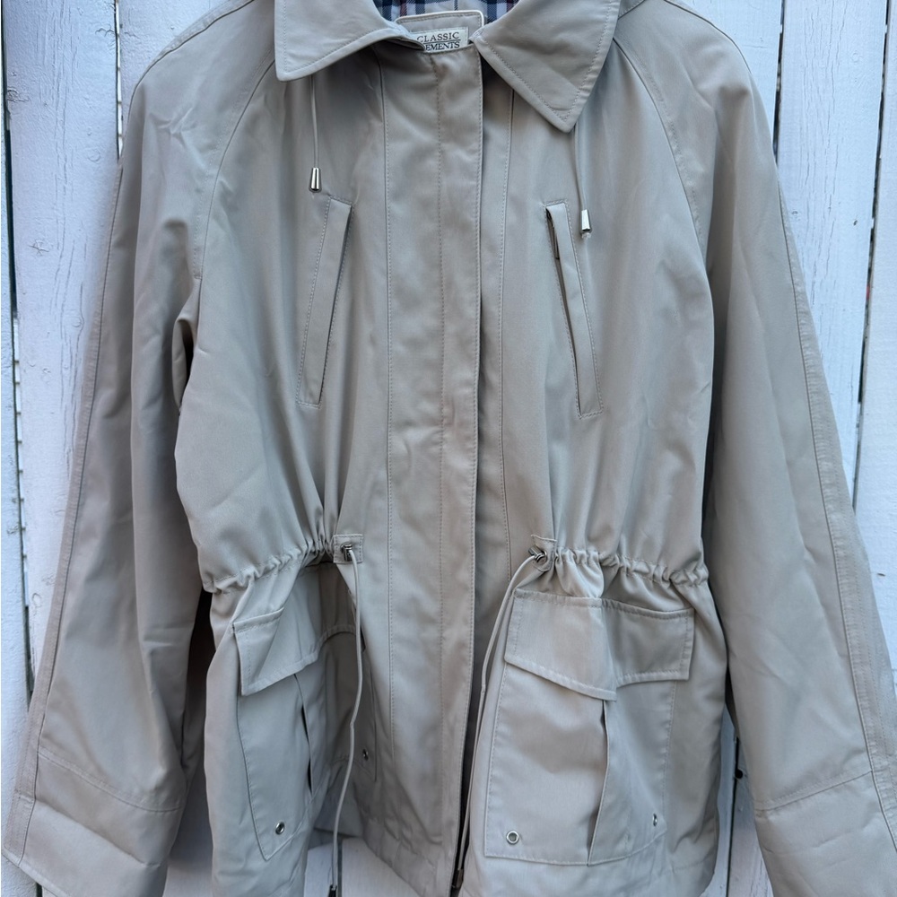 Classic Elements  Light Tan Jacket with Plaid Interior